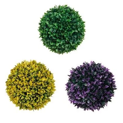 Umjetne biljke za ukras vjenčanog vrta